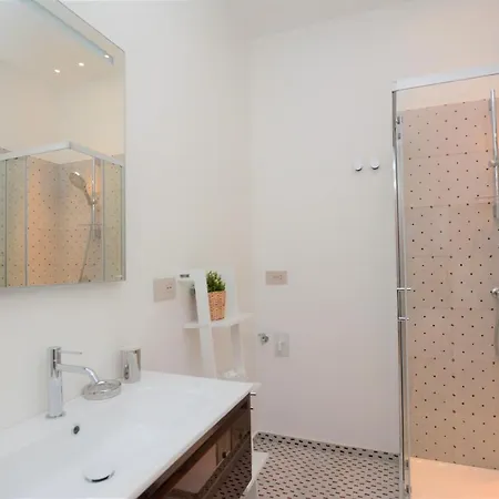 Apartment La Dotta - Via Jacopo Barozzi 2 *
